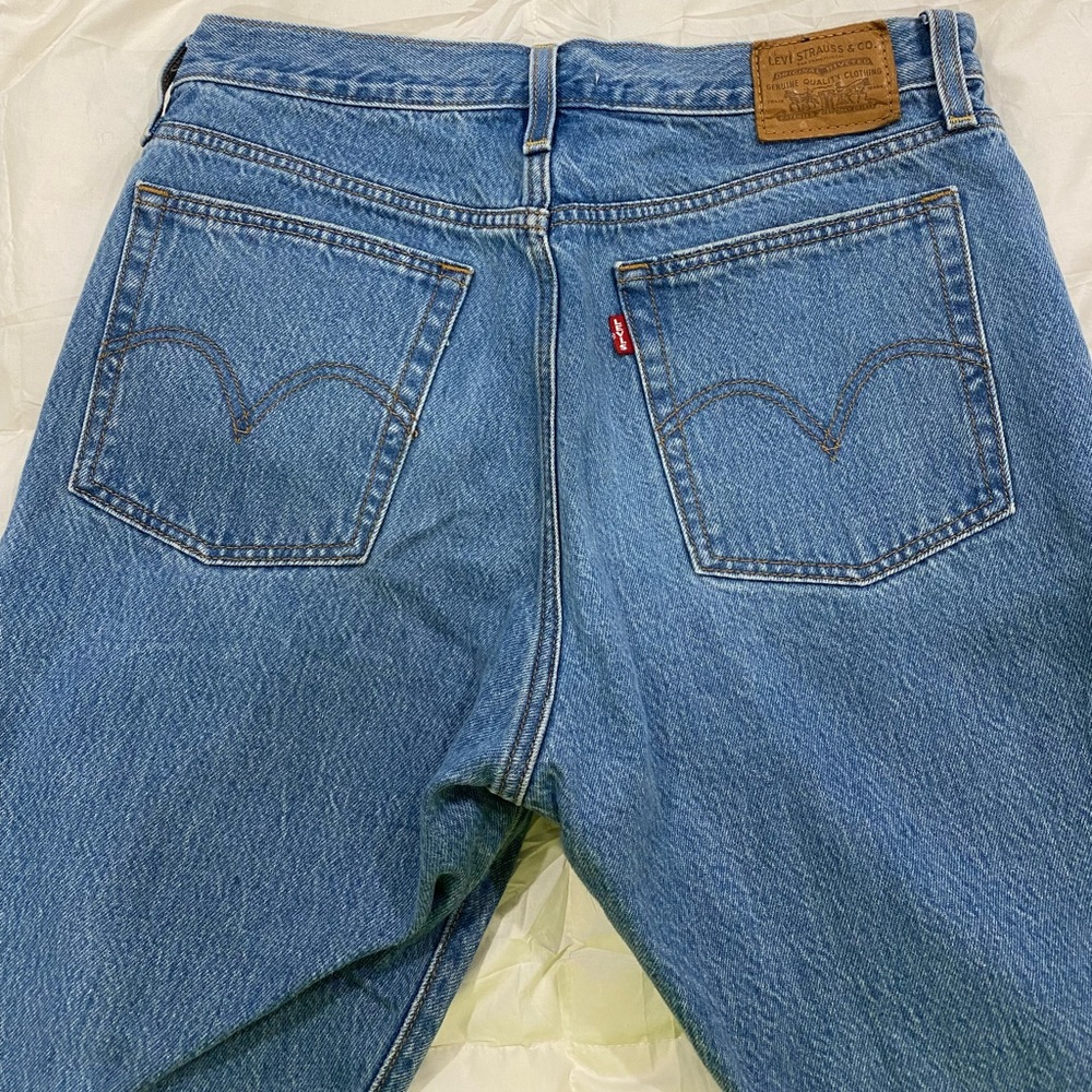 Levi’s wedgie jeans
